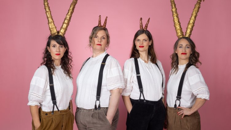 THE SPARKLETTES - Helvetia bockt