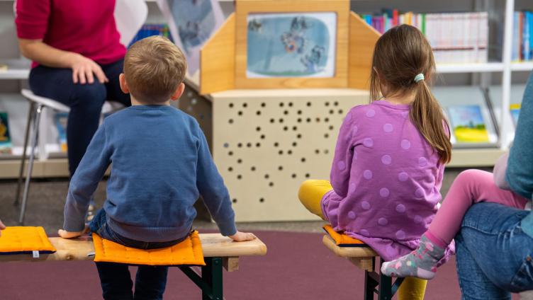 Gschichtä-Nomittag i de Chinderbibliothek