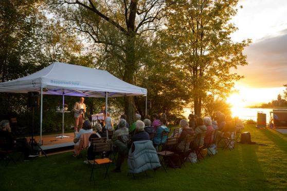 Literatur geht baden: Literarisch-musikalischer Abend