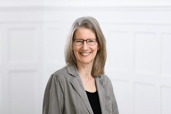 Bibliothek im Lokal: Lesung mit Petra Ivanov