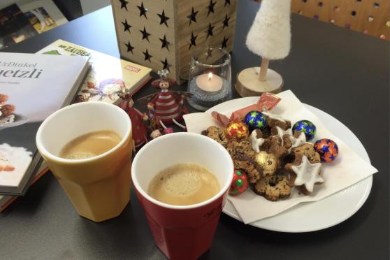 Adventskaffee mit aktuellen Weihnachtsmedien
