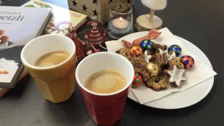 Adventskaffee mit aktuellen Weihnachtsmedien